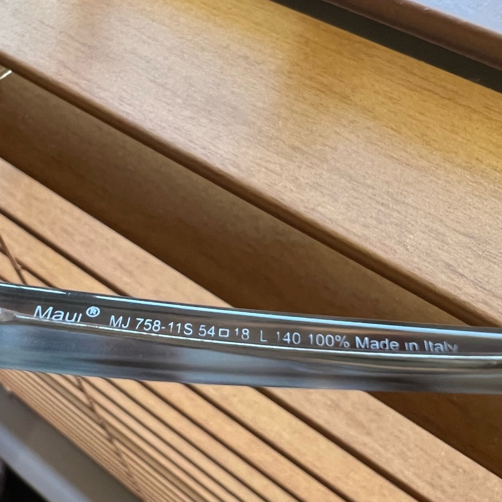 Maui Jim 🕶️ Honi with case - Picture 6 of 8